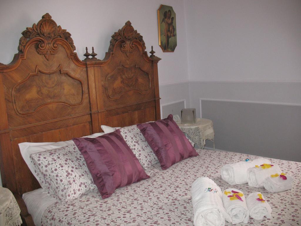 Alibrandi Palace Civitavecchia Kamer foto