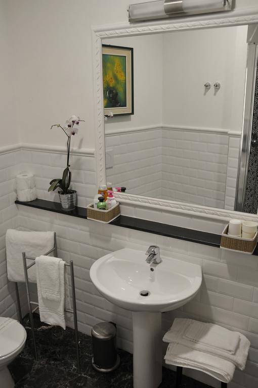 Alibrandi Palace Civitavecchia Kamer foto