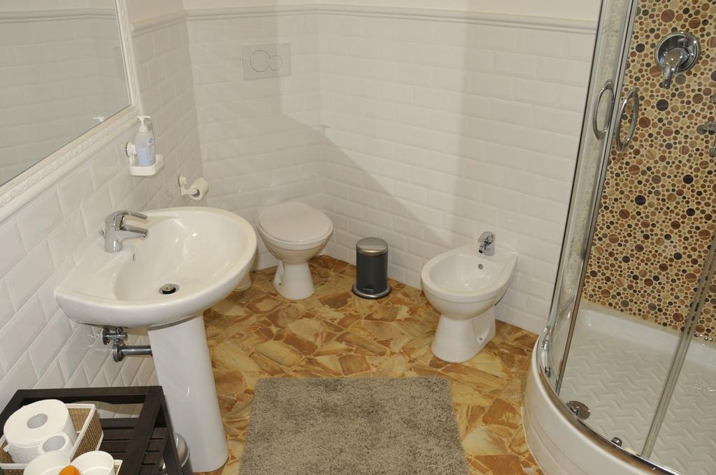 Alibrandi Palace Civitavecchia Kamer foto