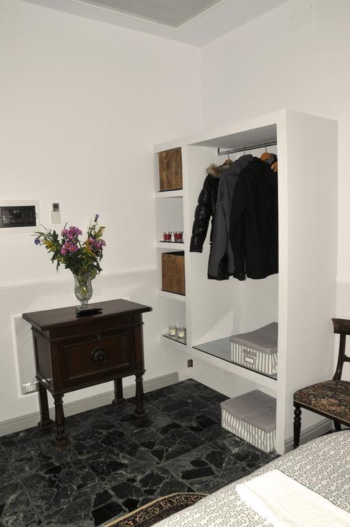 Alibrandi Palace Civitavecchia Kamer foto
