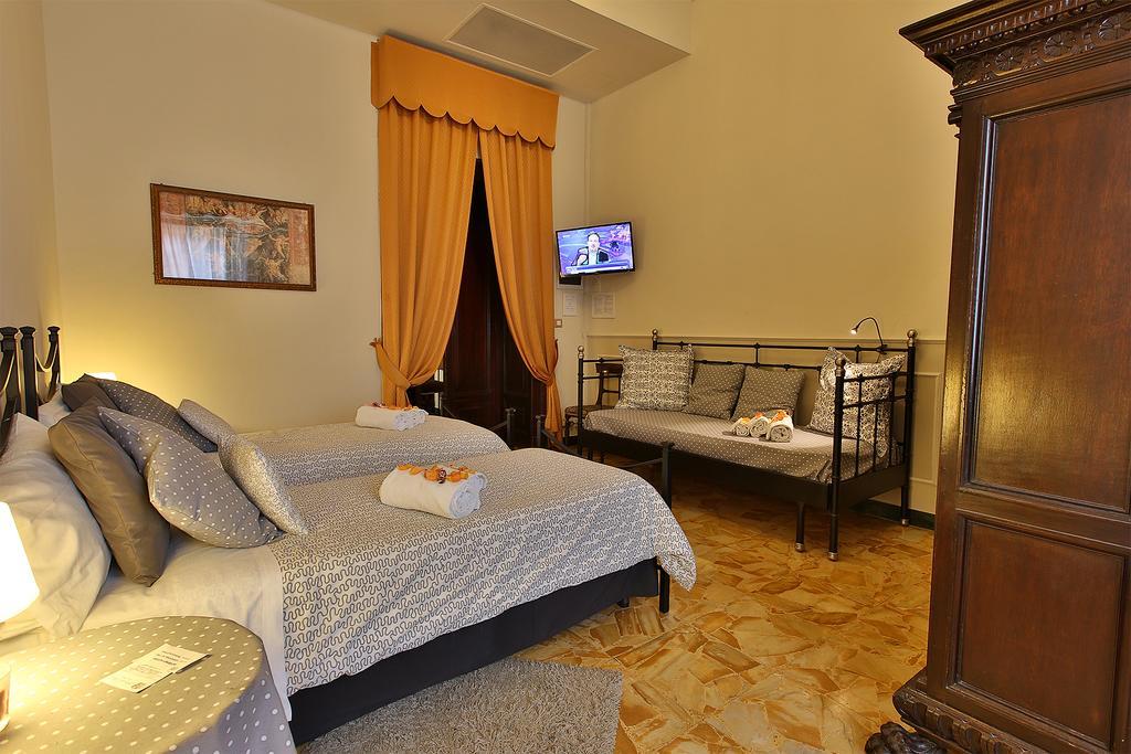 Alibrandi Palace Civitavecchia Buitenkant foto