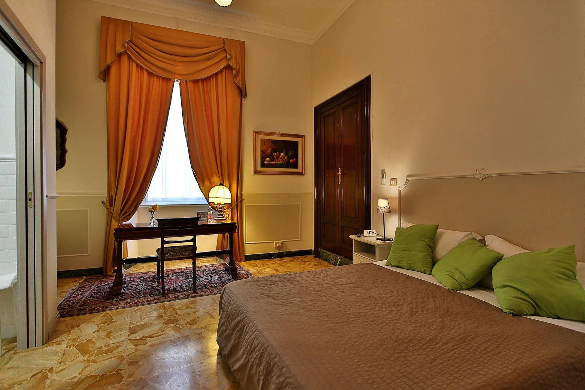 Alibrandi Palace Civitavecchia Buitenkant foto