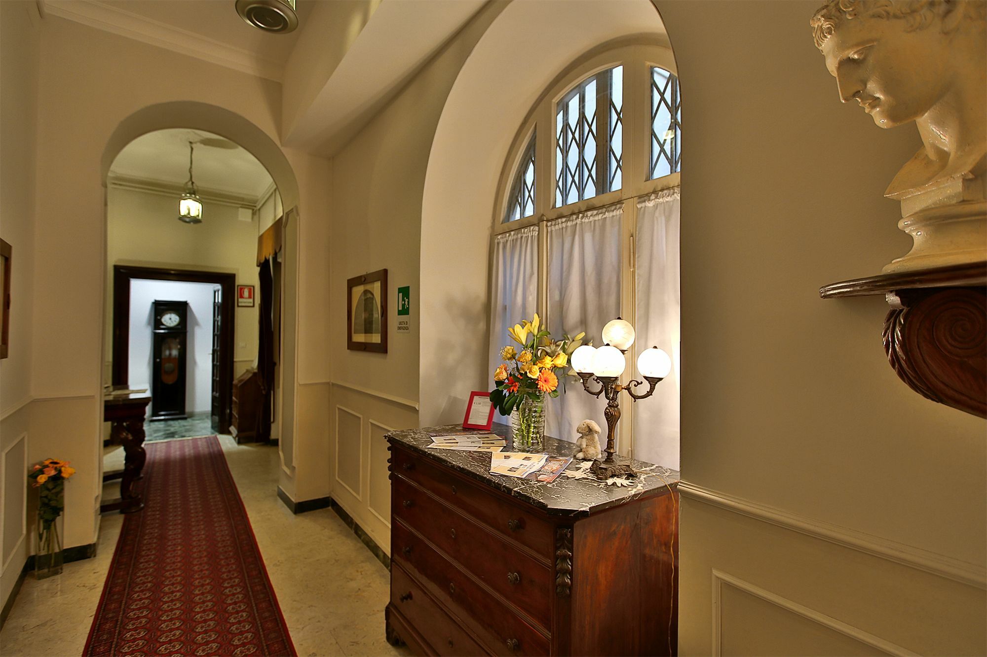 Alibrandi Palace Civitavecchia Buitenkant foto